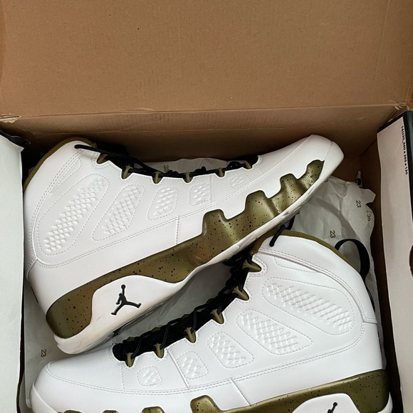 Air Jordan 9 Retro - Picture 7 of 8